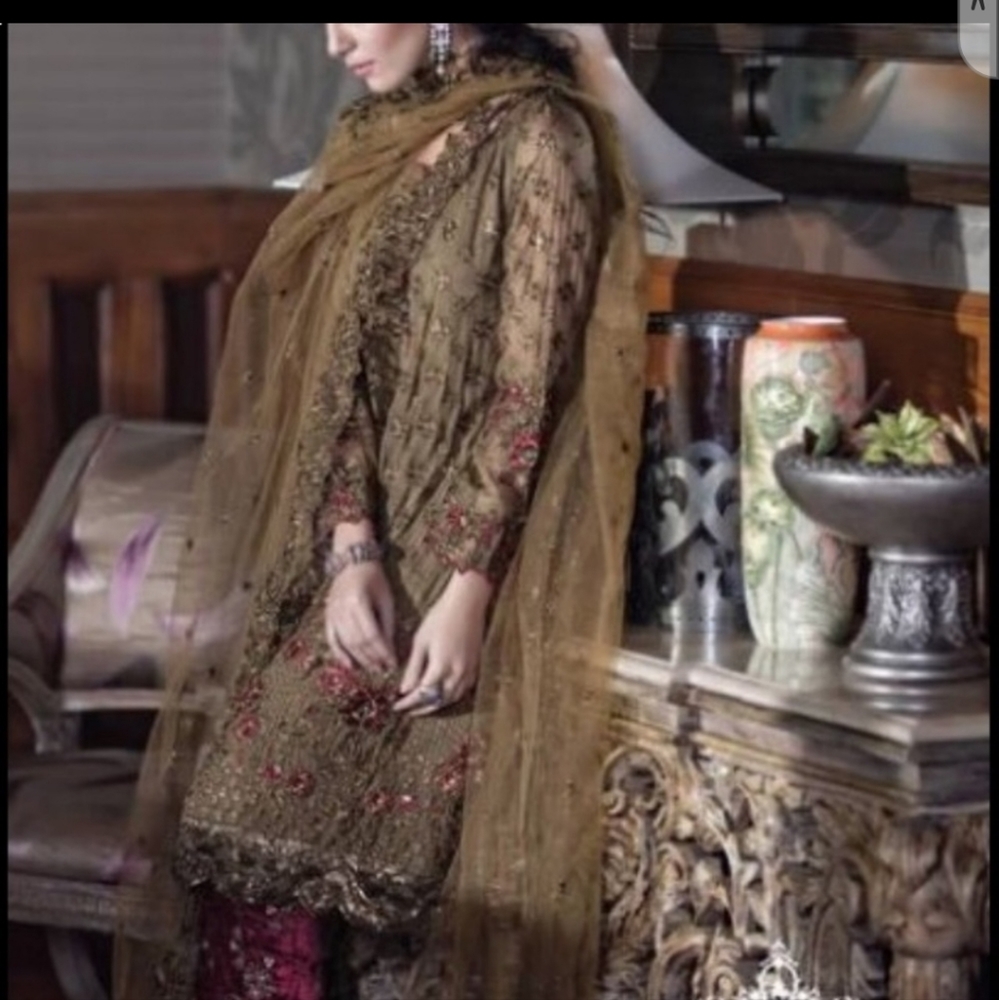 LIKE NEW Inspired by MARIA B. Shalwar Kameez - Picture 2 of 9